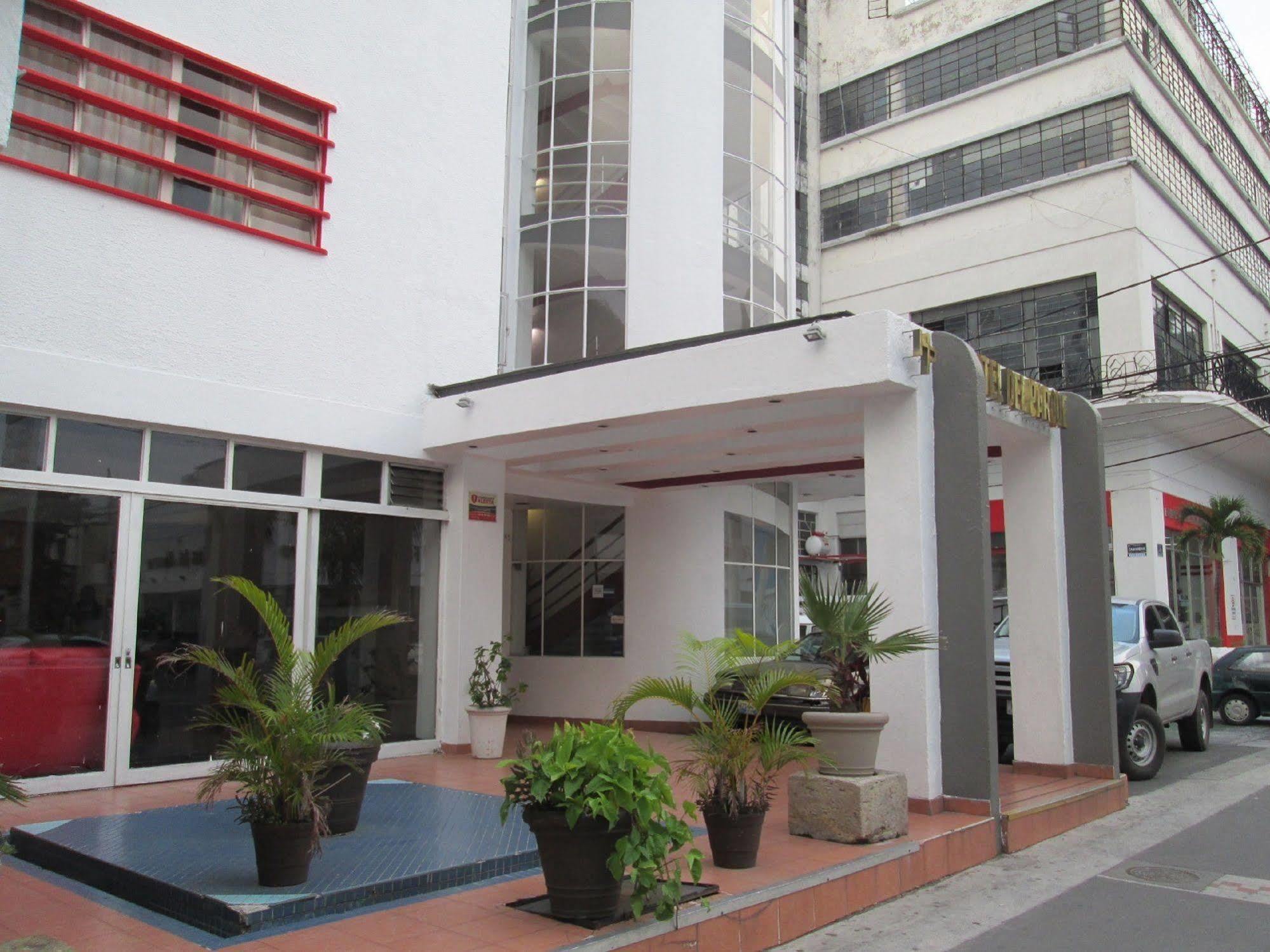 Hotel Del Parque Guadalajara Exteriör bild