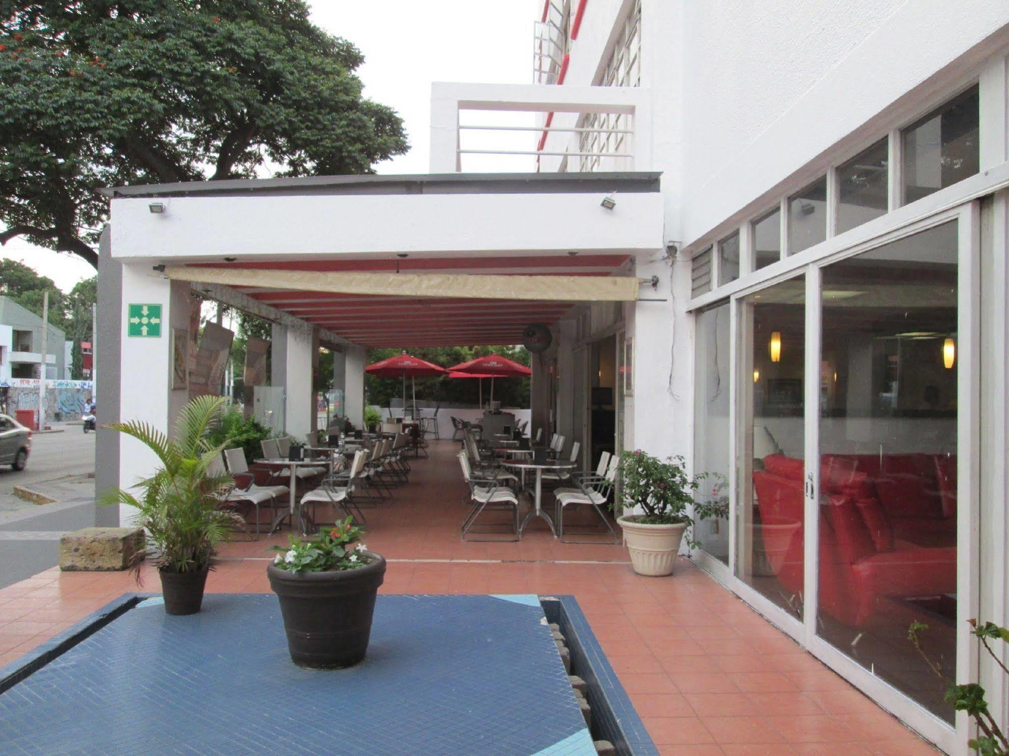 Hotel Del Parque Guadalajara Exteriör bild
